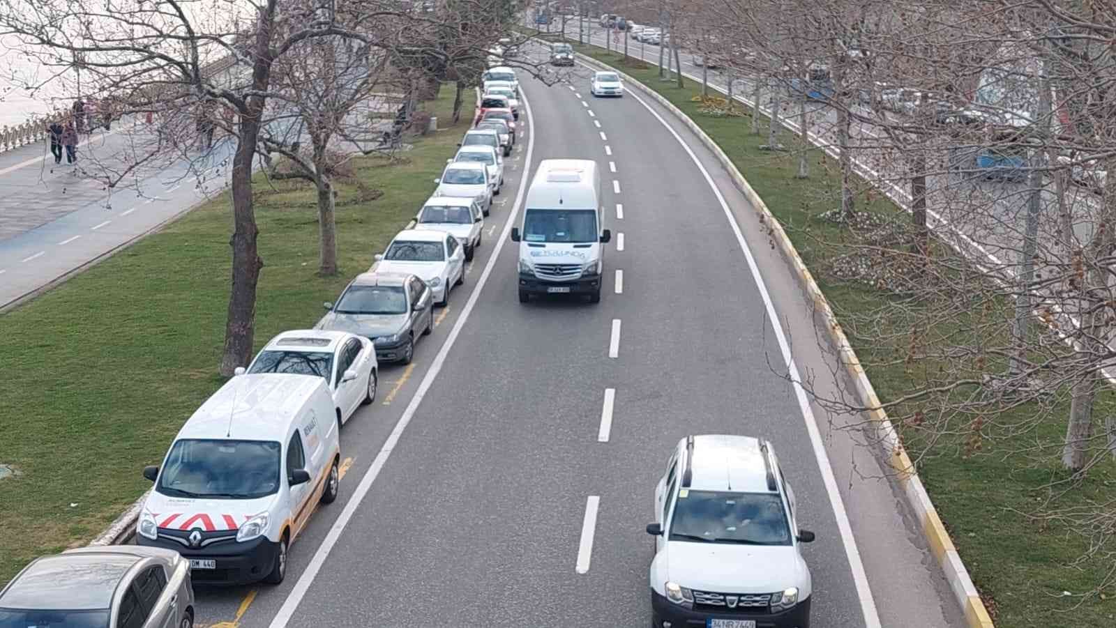 Tekirdağ’da 2022 yılı Şubat ayı sonunda toplam trafiğe kayıtlı motorlu kara taşıtı sayısı bir önceki aya göre 617 bir önceki yılın aynı ayına ...