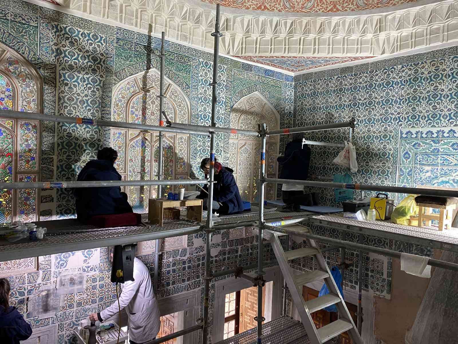 Topkapı Sarayı’nda restorasyonda olan Harem-i Hümayun bölümünün çalışmalarının yüzde 80’ni tamamlandı. Kadın Efendiler, Cariyeler Taşlığı, Kara ...