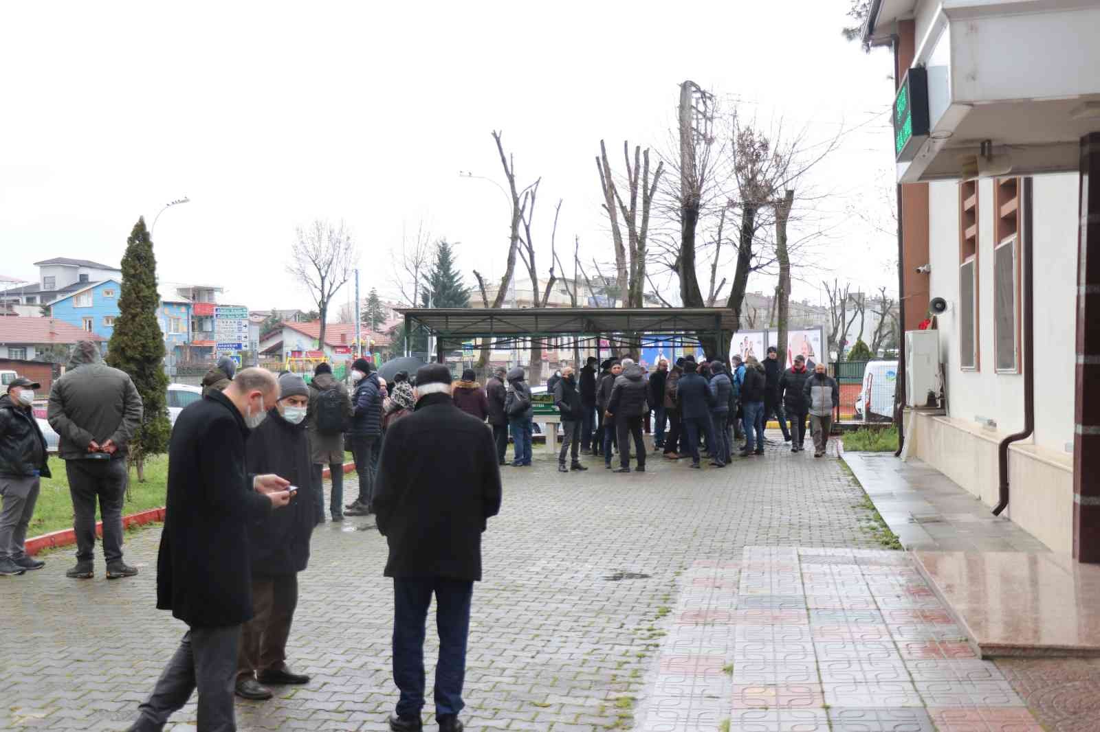 Tedavi gördüğü hastanede hayatını kaybeden Türk sinema eleştirmeni ve yazar Murat Özer, memleketi Sakarya’da toprağa verildi. Bir süredir kanser ...