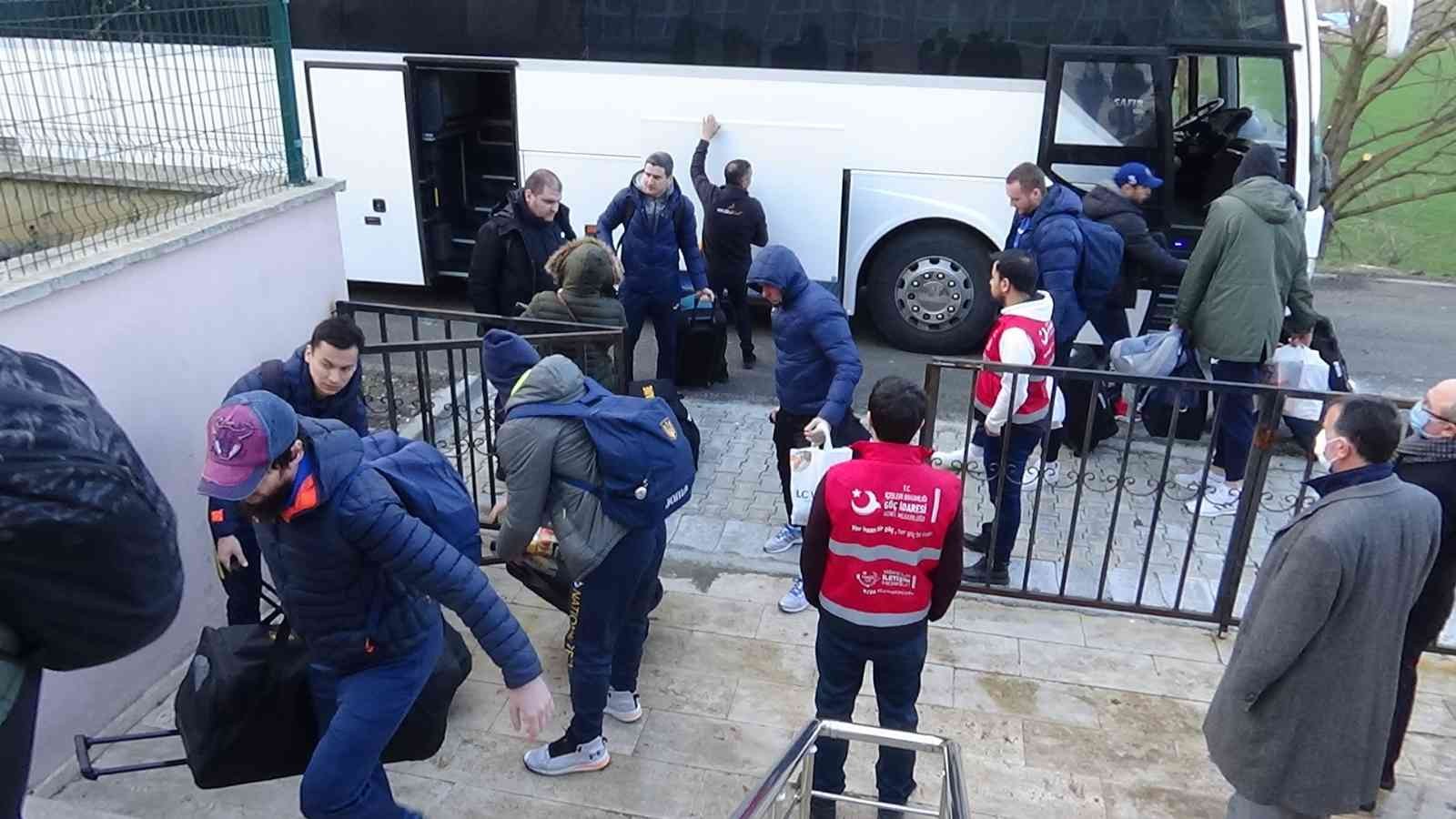 Savaş başladığında Türkiye’de bulunan Ukrayna işitme engelli basketbol milli takımı, Tekirdağ’ın Muratlı ilçesinde misafir ediliyor. Ukrayna ...