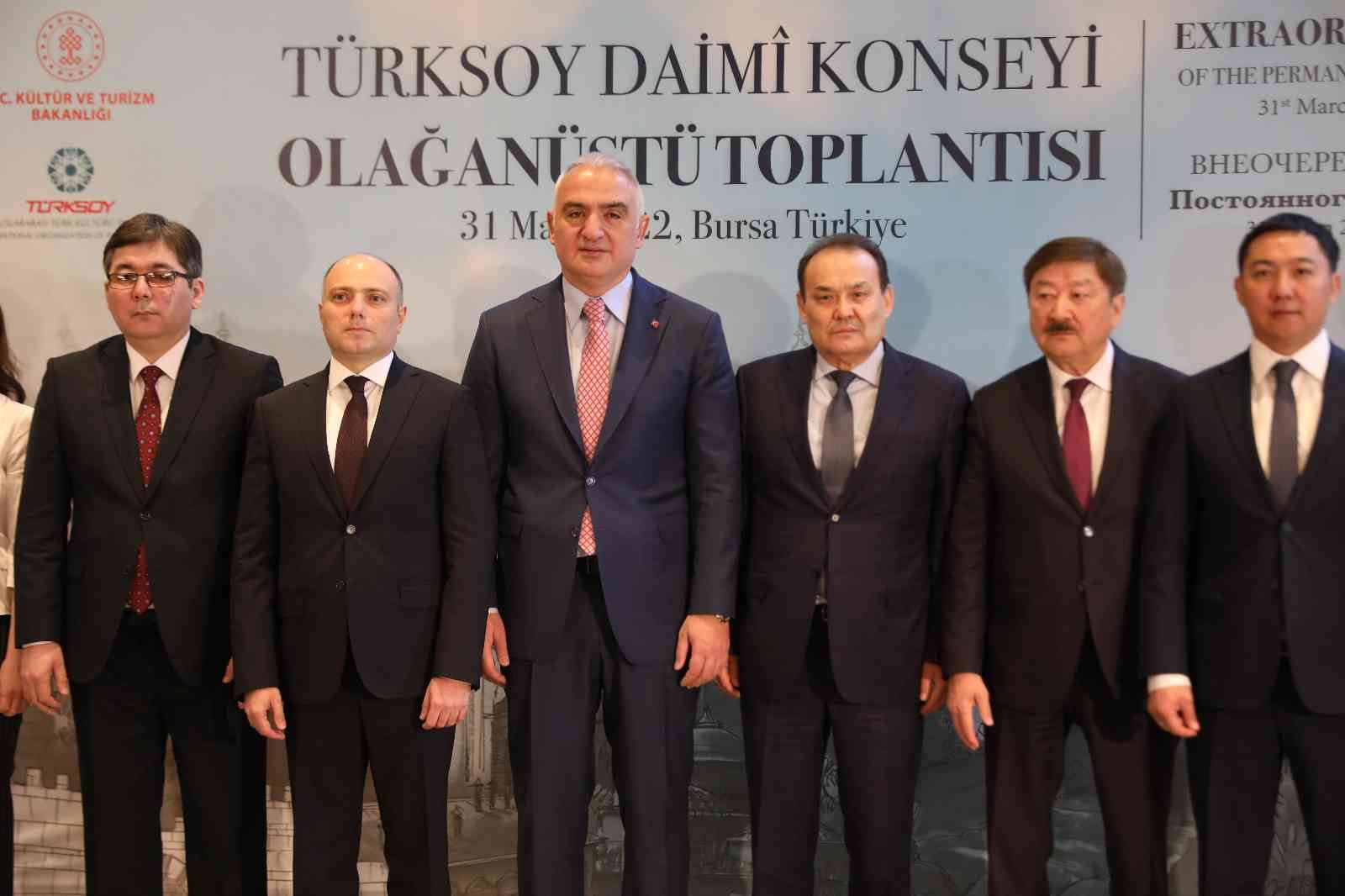 TÜRKSOY Daimi Konseyi olağanüstü toplantısı devlet temsilcilerinin katılımı ile Bursa’da başladı. Kültür ve Turizm Bakanı Mehmet Nuri Ersoy ...