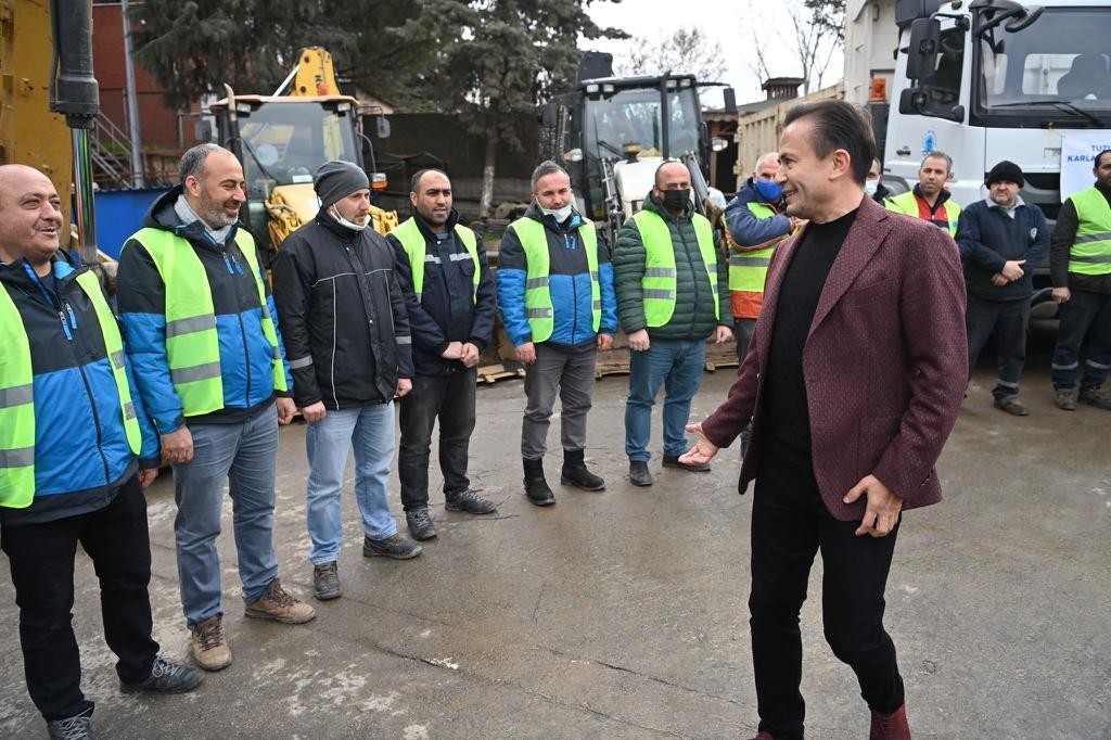 İstanbul’da etkili olması beklenen kar yağışı öncesinde Tuzla Belediyesi ekipleri çalışmalarını tamamladı. Tuzla Belediye Başkanı Dr. Şadi Yazıcı ...