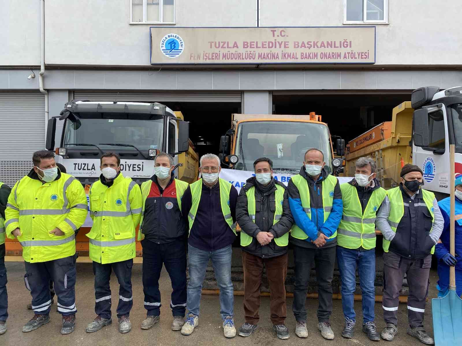 İstanbul’da etkili olması beklenen kar yağışı öncesinde Tuzla Belediyesi ekipleri çalışmalarını tamamladı. Tuzla Belediye Başkanı Dr. Şadi Yazıcı ...