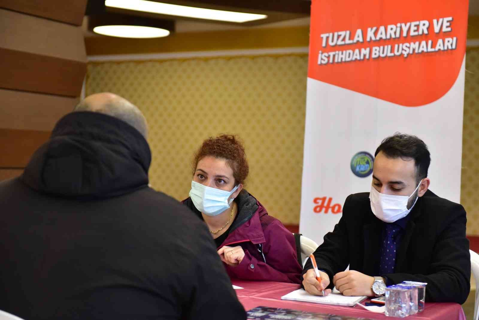 Tuzla Belediyesi Kariyer ve İstihdam Merkezi, düzenlediği toplu iş görüşmeleri ile istihdam oluşturmaya devam ediyor. Tuzla Belediyesi Nikah ...