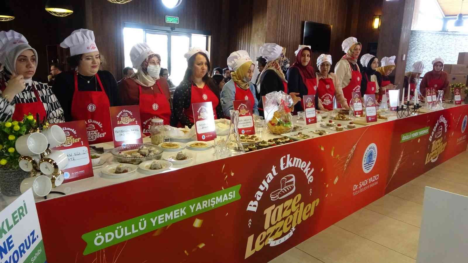 Tuzla Belediyesi tarafından bayat ekmek ve gıda israfına dikkat çekmek amacıyla ödüllü ’Bayat Ekmekle Taze Lezzetler 2022” yarışması düzenlendi ...