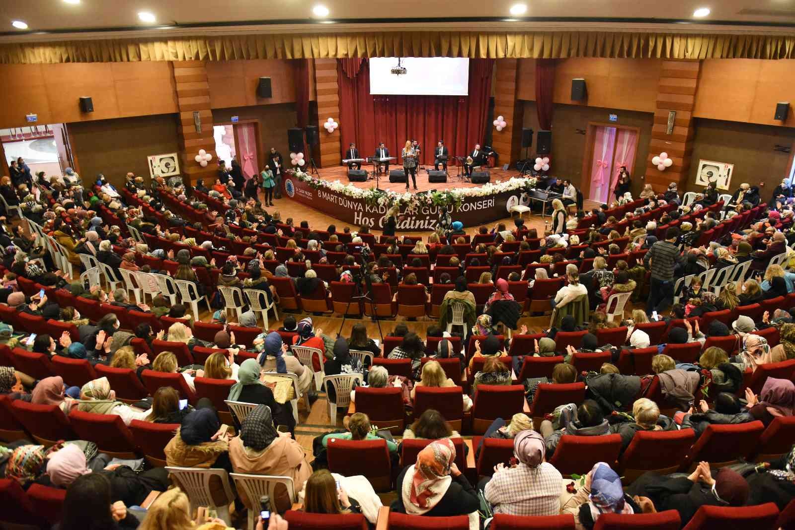 Tuzla Belediyesi, Dünya Kadınlar Günü’nde Tuzlalı kadınlar için konser programı düzenledi. Ses sanatçısı Seda Gökkadar, sevenlerine unutulmaz bir ...