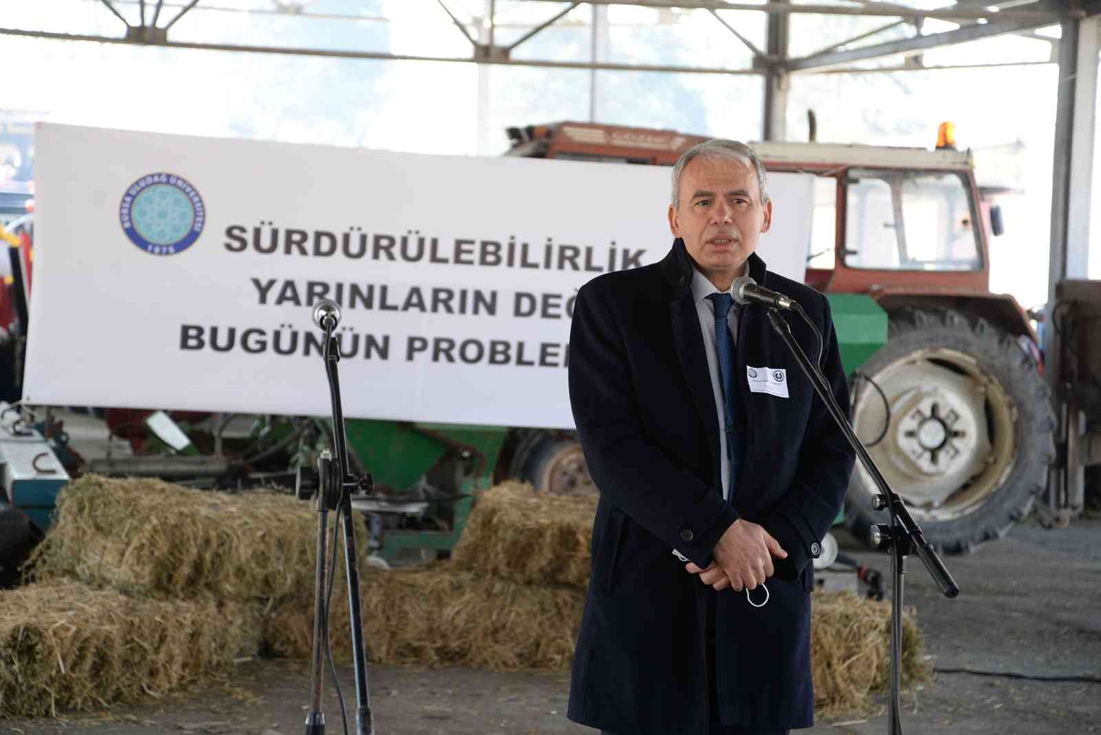 Bursa Uludağ Üniversitesi (BUÜ) öğrencileri, Sürdürülebilir Kampüs Koordinatörlüğü Ofisi önderliğinde gerçekleştirilen etkinlikte üniversitesi ...