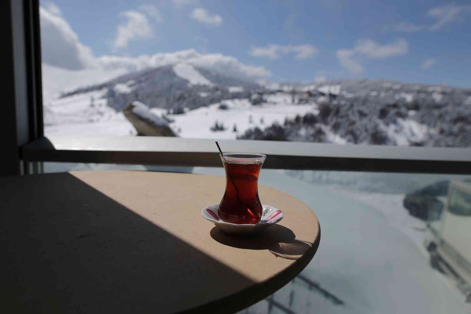 Bursa Büyükşehir Belediyesi tarafından vatandaşların uygun fiyata Uludağ’da hizmet alabilmesi için açtığı sosyal tesis büyük ilgi gördü ...