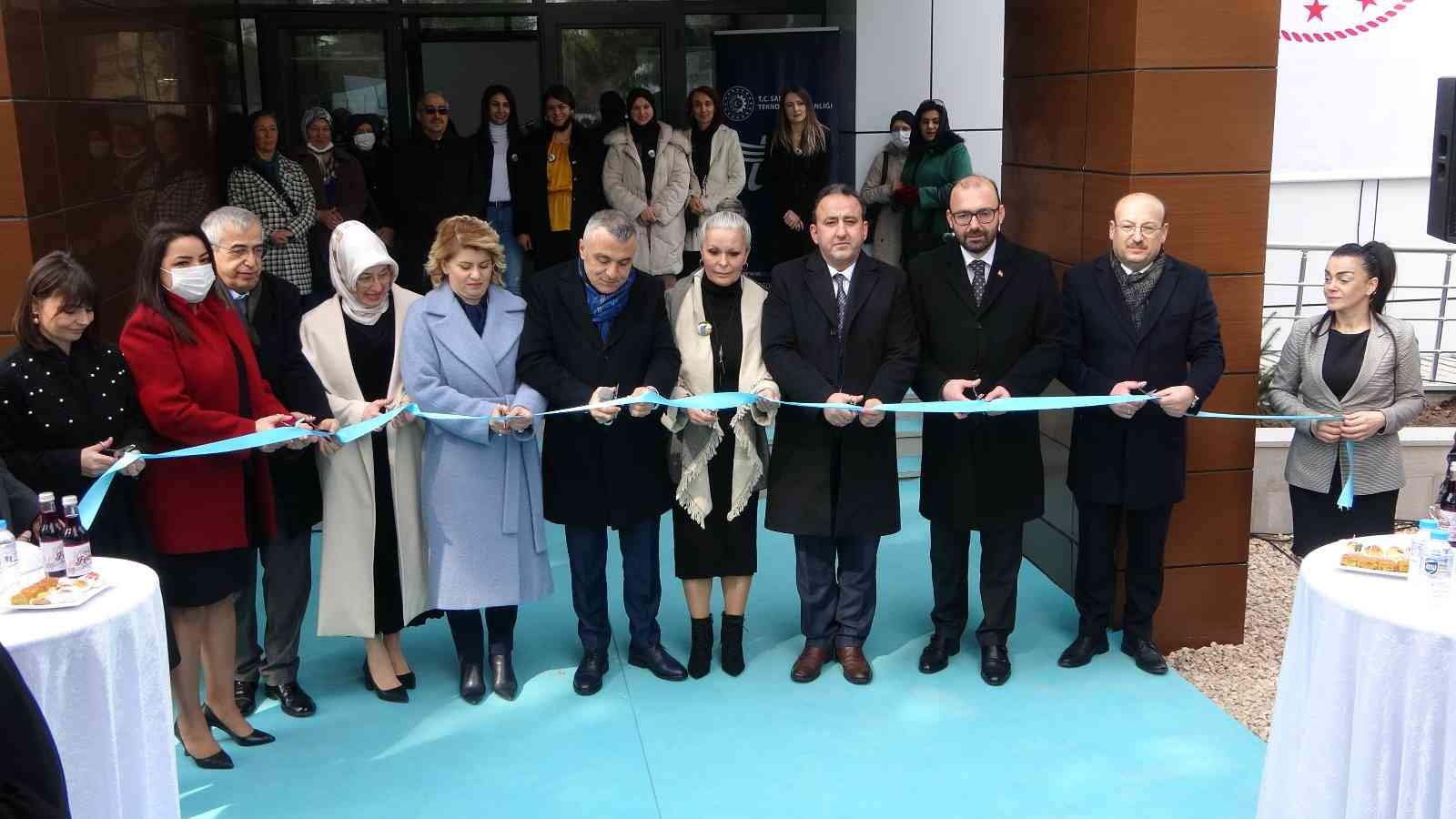 Kırklareli’nde ‘Umutlu Kadınlar Üretiyor’ projesi kapsamında Sosyal Girişimcilik Eğitim ve Yaşam Merkezinin açılışı 8 Mart Dünya Kadınlar Günü ...