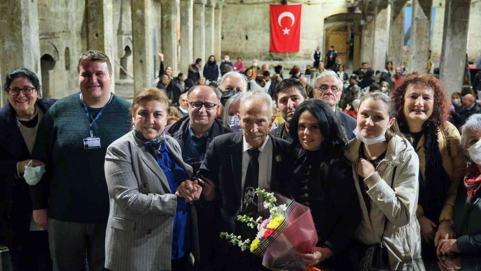 Büyükçekmece’de caz günleri çerçevesinde sahne alan Caz Piyanisti İlham Gencer dinleyicilerine unutulmayacak bir gece yaşattı. Kervansaray ...