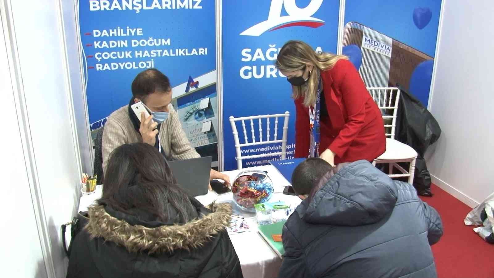 On binlerce kişiyi iş sahibi yapacak Boğaziçi İstihdam Zirvesi, Üsküdar’da gerçekleştirilen açılış töreniyle başladı. İş arayanları ve ...