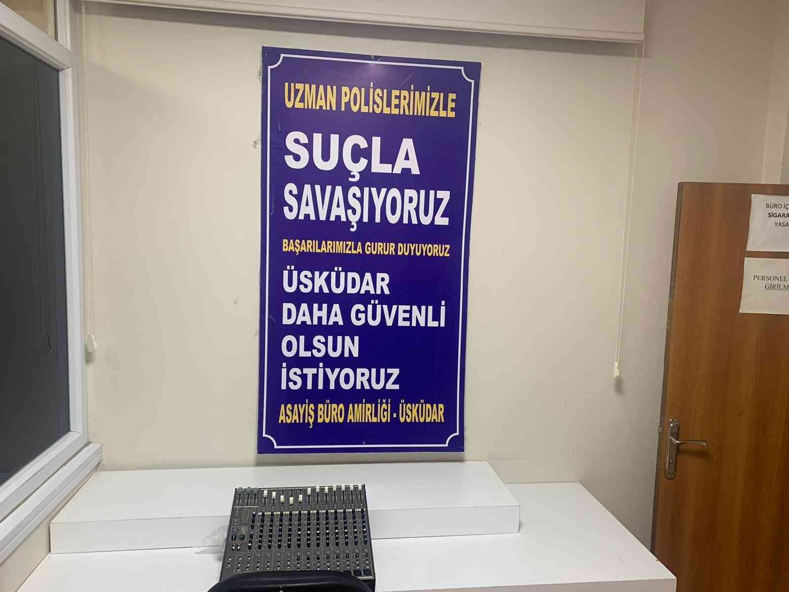 Üsküdar Altunizade’de bulunan bir cami içerisinden, 08 Mart Salı günü 2 adet şamdanın çalınması ve 19 Mart cumartesi günü yaklaşık 100 bin TL ...