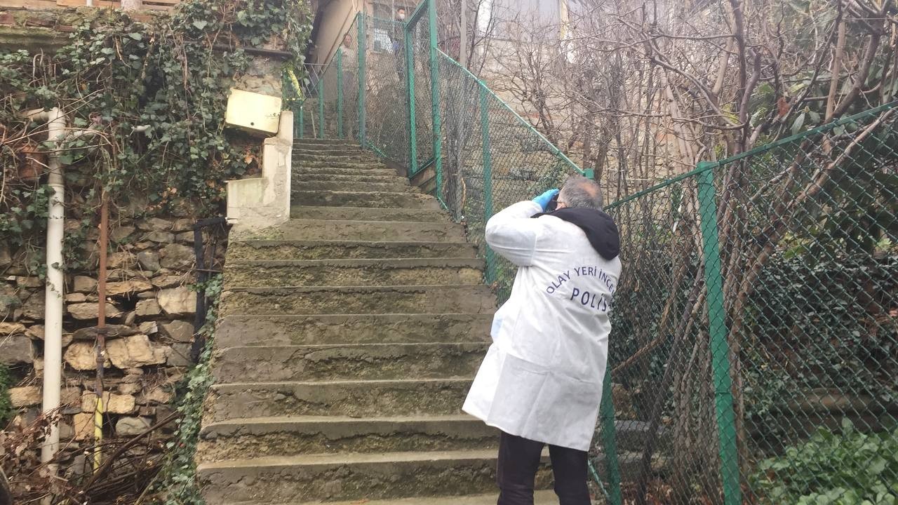 Ailesinin ulaşamadığı şahıs, Sarıyer’deki evinde ölü bulundu. Şahsın kız arkadaşı ise sinir krizi geçirdi. Alınan bilgiye göre, yakınları Batuhan ...