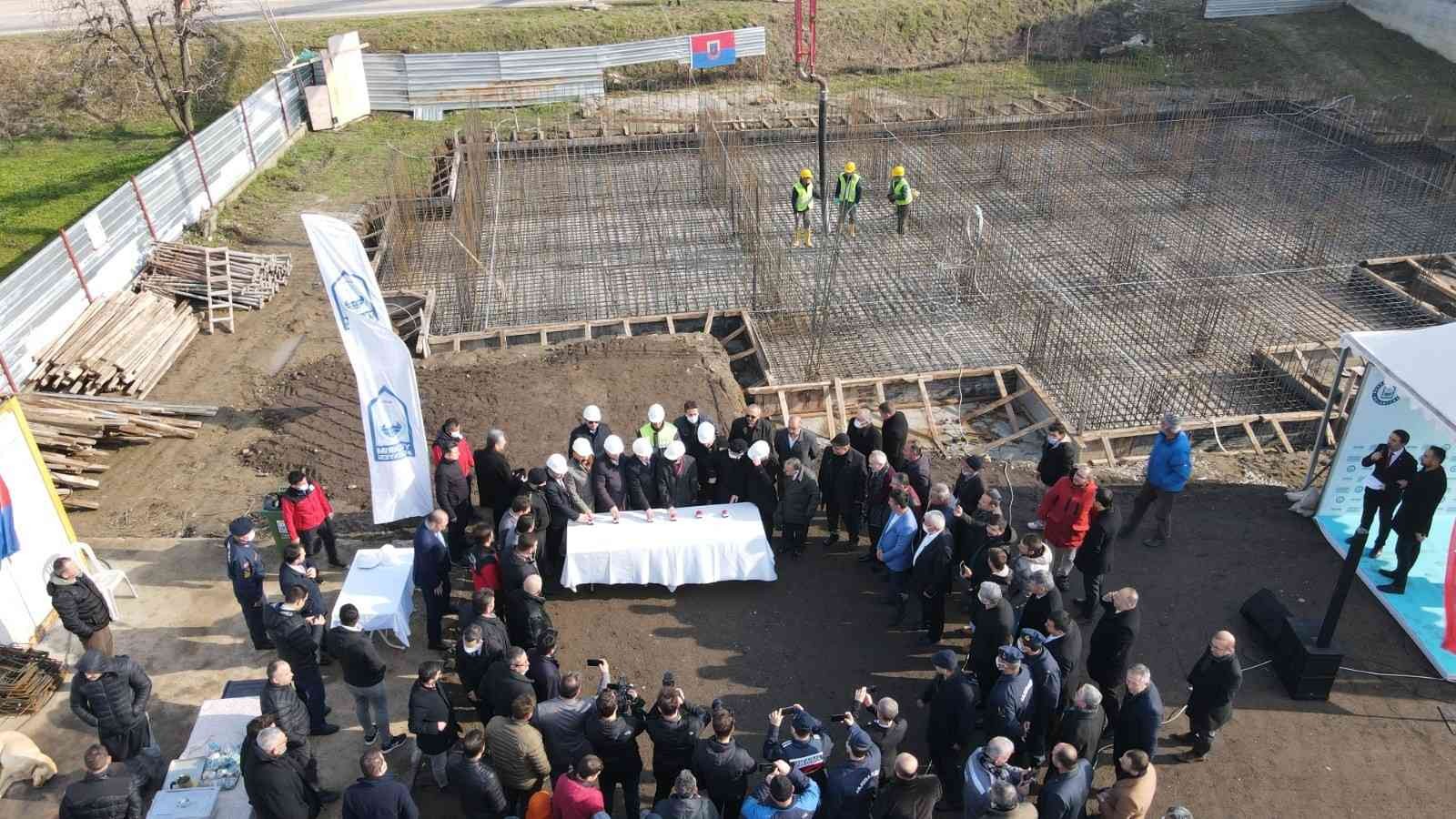 Yıldırım Belediyesi’nin vatandaşların huzuru ve güvenliği için ilçeye kazandıracağı Samanlı Mahallesi Jandarma Karakolu’nun temeli düzenlenen ...