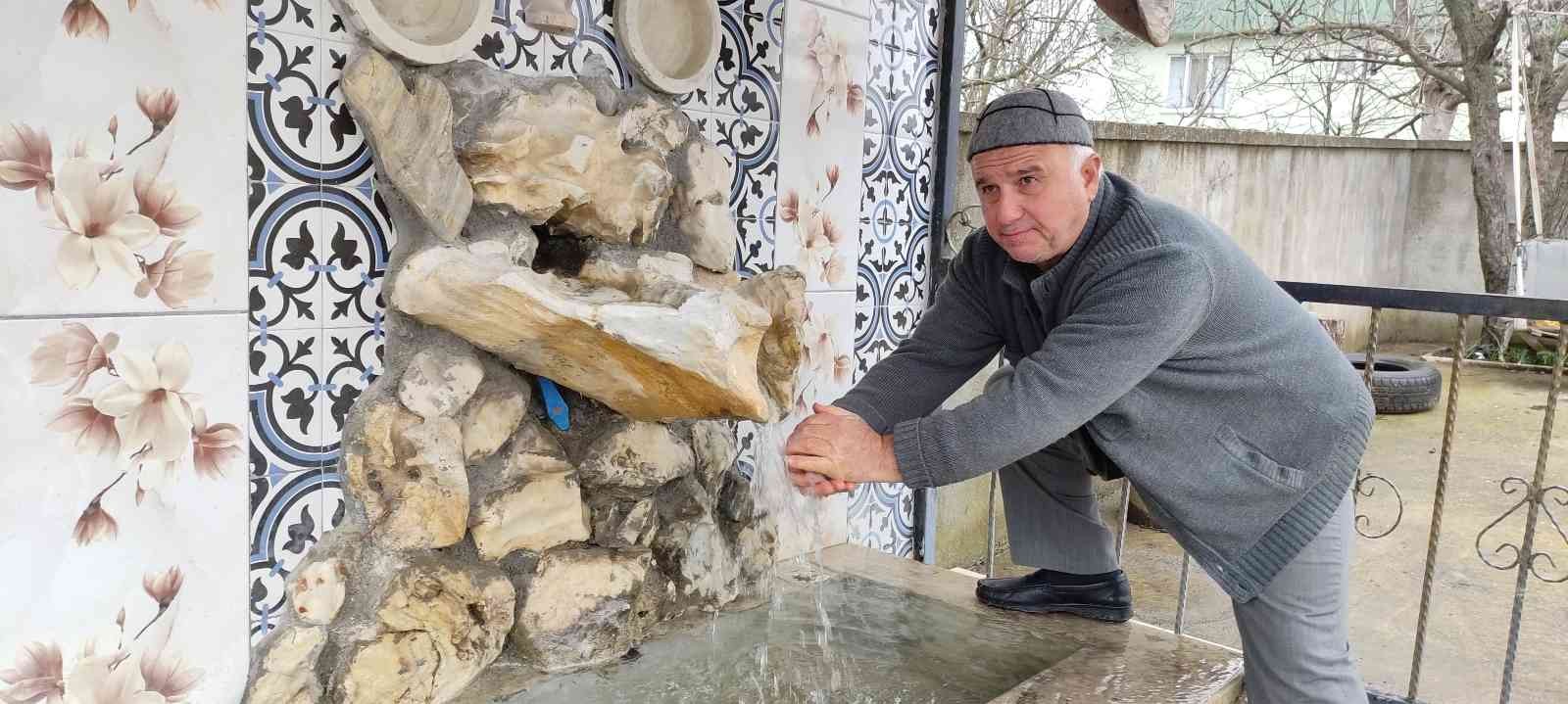 Bursa’da bir esnaf yolda bulduğu her ürünle yeni teknolojik aletler geliştirdi. Evini hayatını kolaylaştıracak aletlerle donattı. Uzun yıllar ...