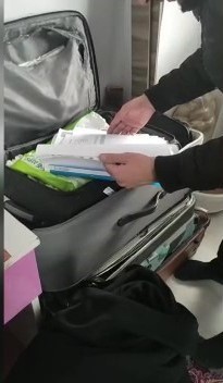 Bazı kamu görevlileriyle ortak hareket ederek terörle iltisaklı şahısları yeşil pasaportla yurtdışına çıkaran şebekeye yönelik 11 Ocak tarihinde ...