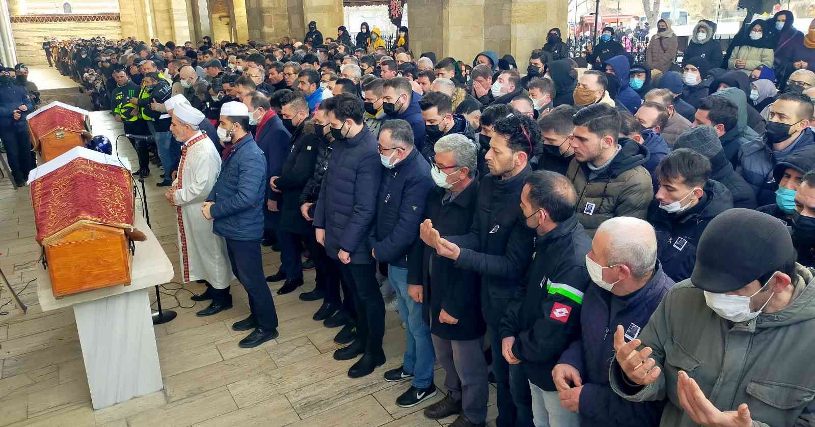 Edirne’de arkadaşının yumruk darbeleri sonrası ağır yaralanmasının ardından kaldırıldığı hastanede 19 gün sonra yaşam mücadelesini kaybeden 44 ...