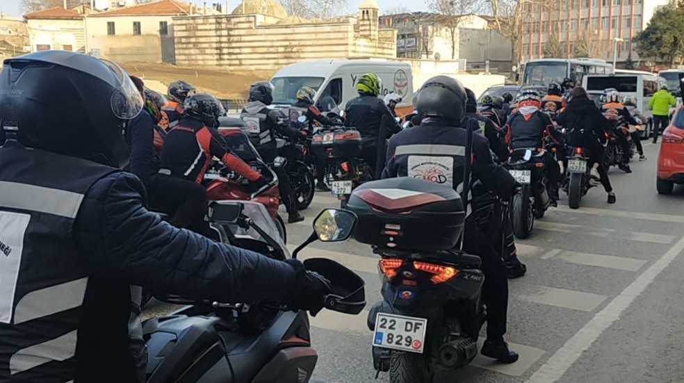 Edirne’de arkadaşının yumruk darbeleri sonrası ağır yaralanmasının ardından kaldırıldığı hastanede 19 gün sonra yaşam mücadelesini kaybeden 44 ...