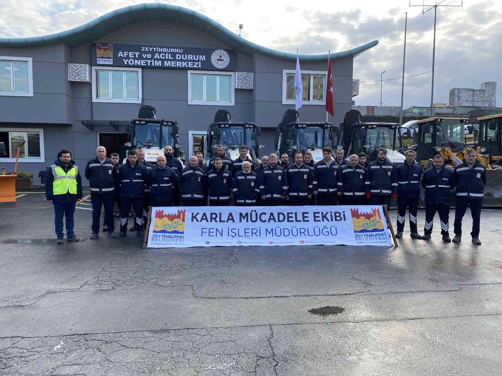 Zeytinburnu Belediyesi, İstanbul’da etkili olması beklenen kar yağışına karşı önlemlerini aldı. Karla Mücadele ekibindeki 60 personel, 16 araç ...