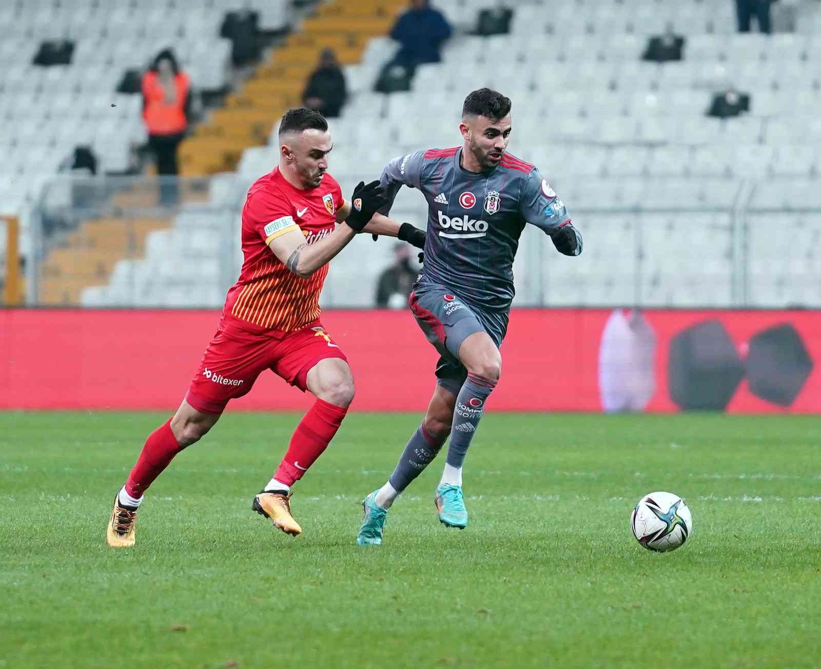 Ziraat Türkiye Kupası Çeyrek Final maçında Beşiktaş sahasında karşılaştığı Kayserispor’a 2-1 mağlup oldu ve elendi. Kayserispor yarı finalde ...