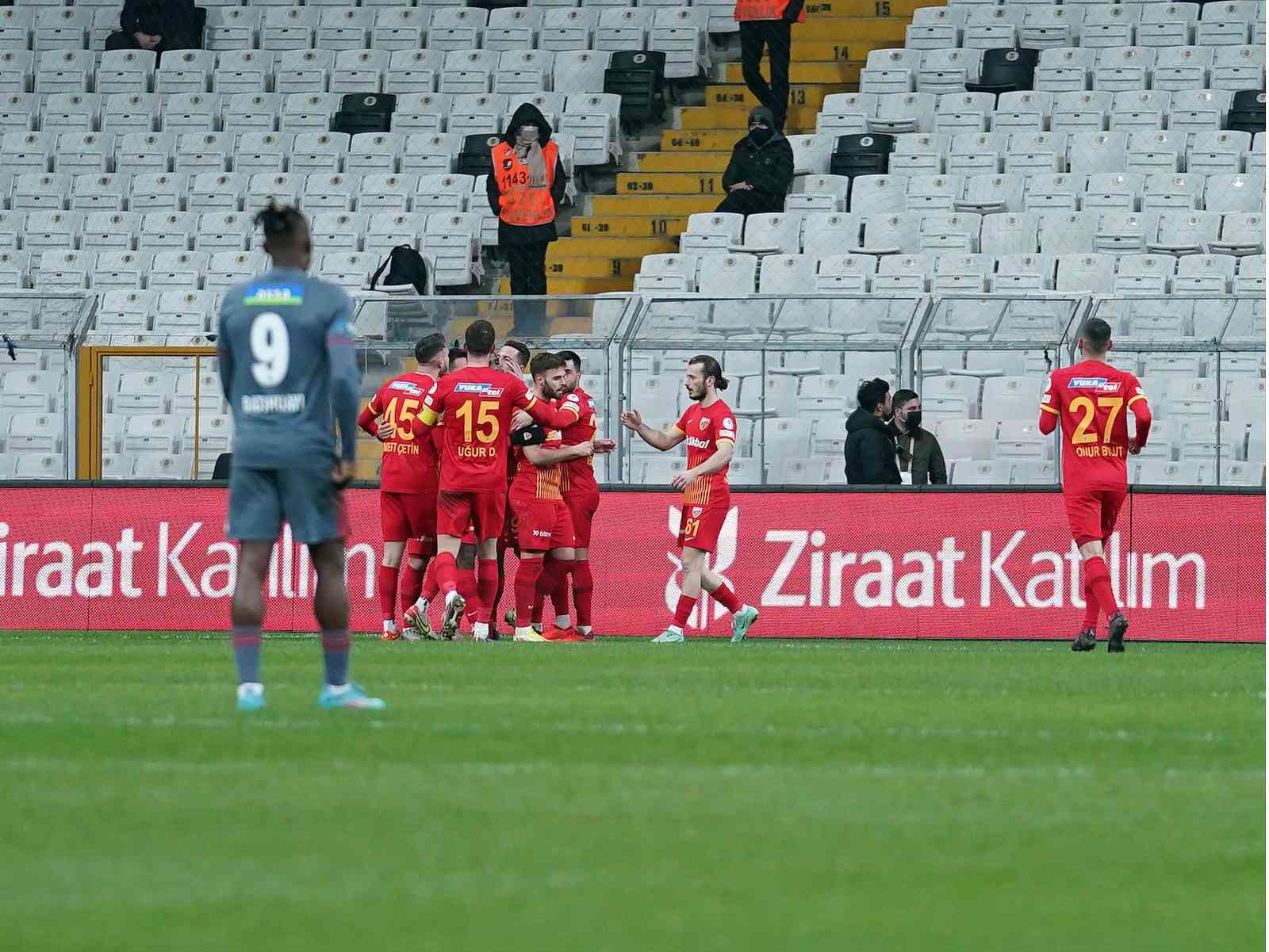 Ziraat Türkiye Kupası Çeyrek Final maçında Beşiktaş sahasında karşılaştığı Kayserispor’a 2-1 mağlup oldu ve elendi. Kayserispor yarı finalde ...