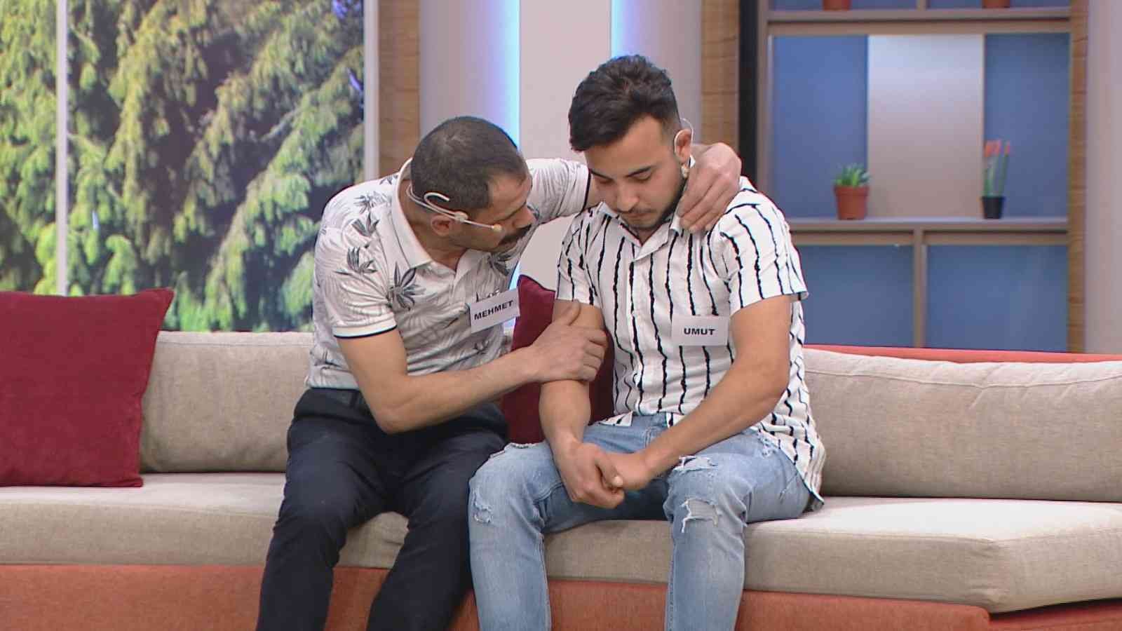 Umut Çelik, 19 yıl sonra biyolojik anne ve babasına kavuştu. FOX’ta ekrana gelen Fulya ile Umudun Olsun programında Umut Çelik, 19 yıl sonra ...