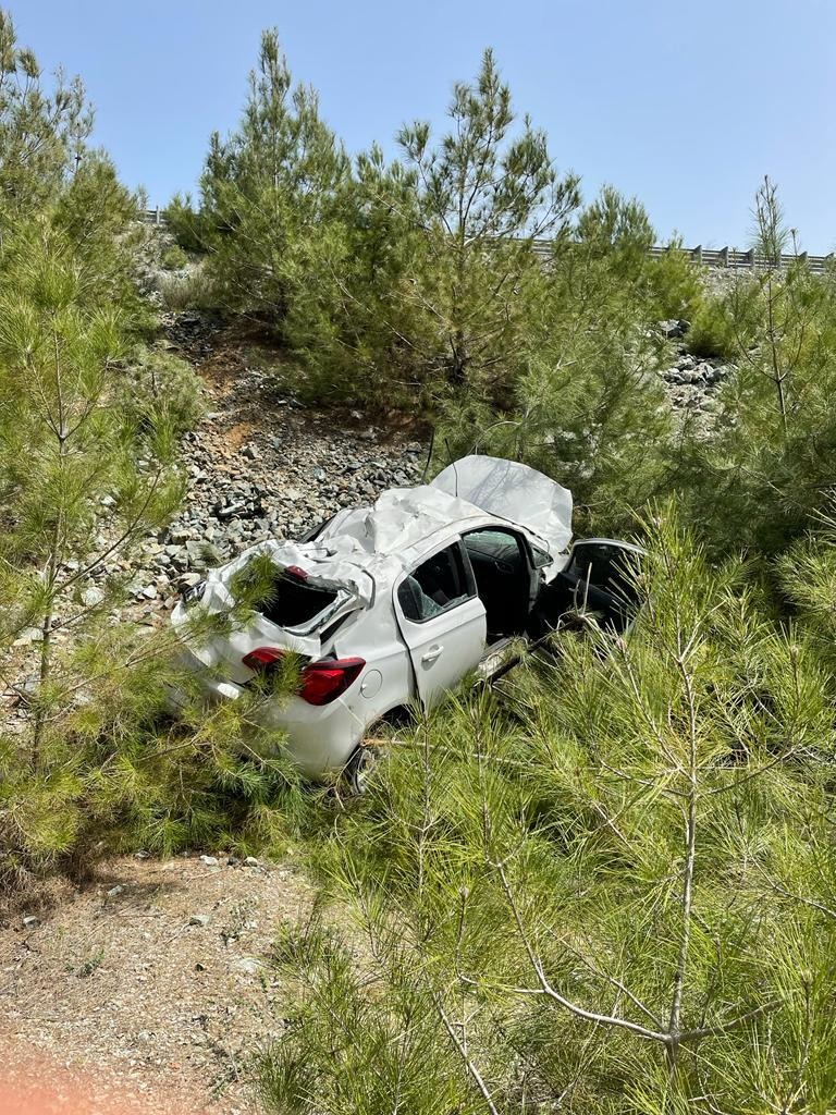 Çanakkale’de, arabasıyla kaza yapan ve kendisinden 36 saat boyunca haber alınamayan Felsefe Öğretmeni Seher Güllüce (49) polis memurunun dikkati ...