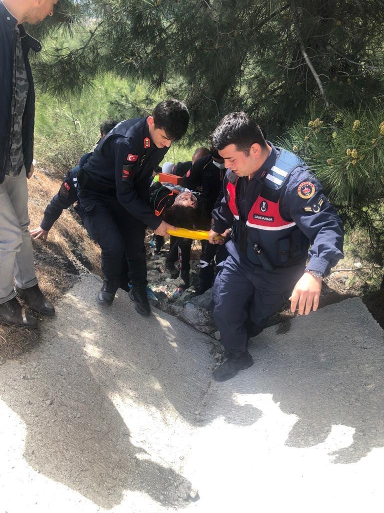 Çanakkale’de, arabasıyla kaza yapan ve kendisinden 36 saat boyunca haber alınamayan Felsefe Öğretmeni Seher Güllüce (49) polis memurunun dikkati ...