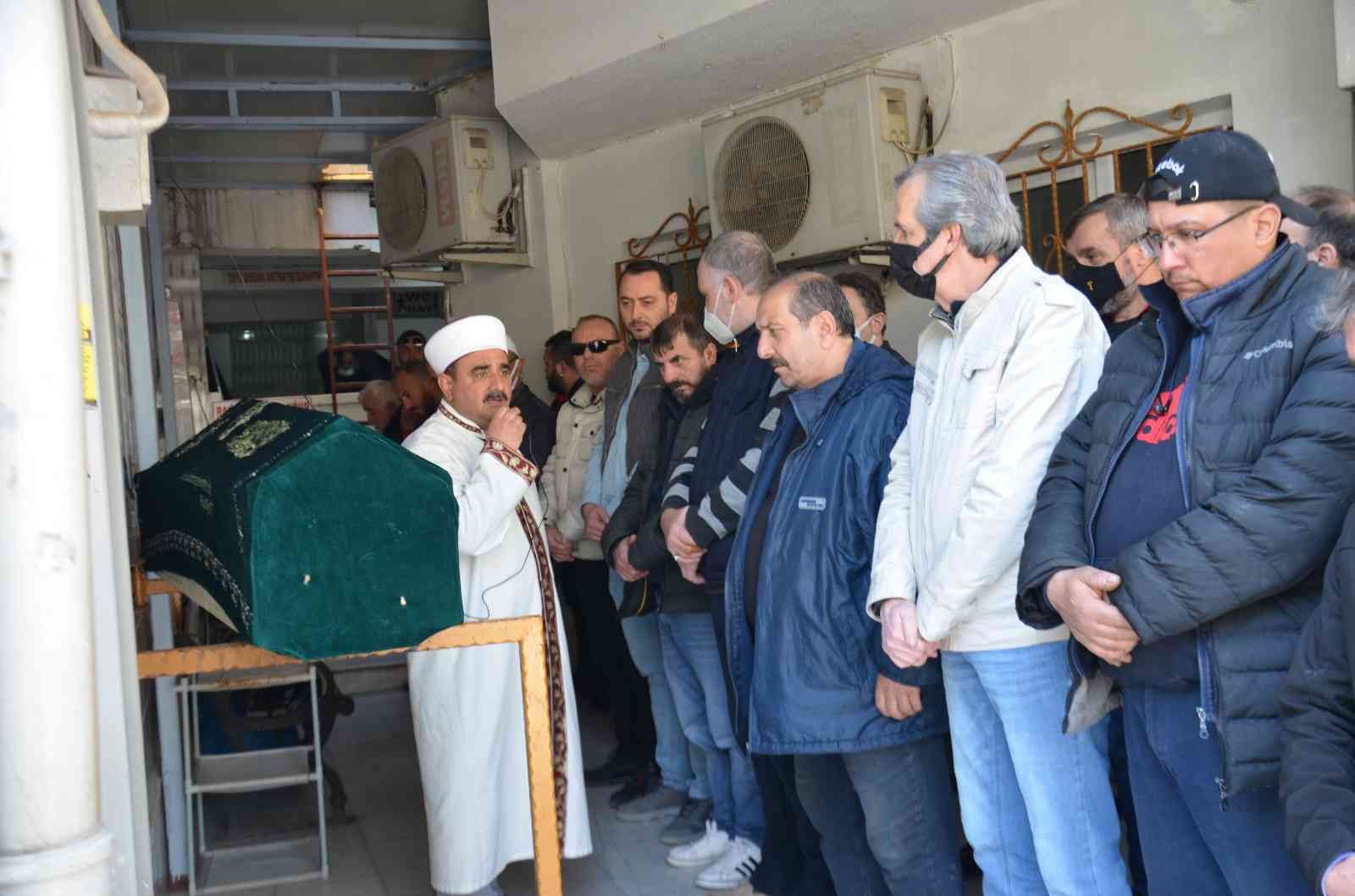 Ara tatilde ailesiyle gittiği İstanbul’da geçirdiği trafik kazası sonrası hastanede verdiği 3 günlük yaşam savaşını kaybeden 7 yaşındaki Kaan ...