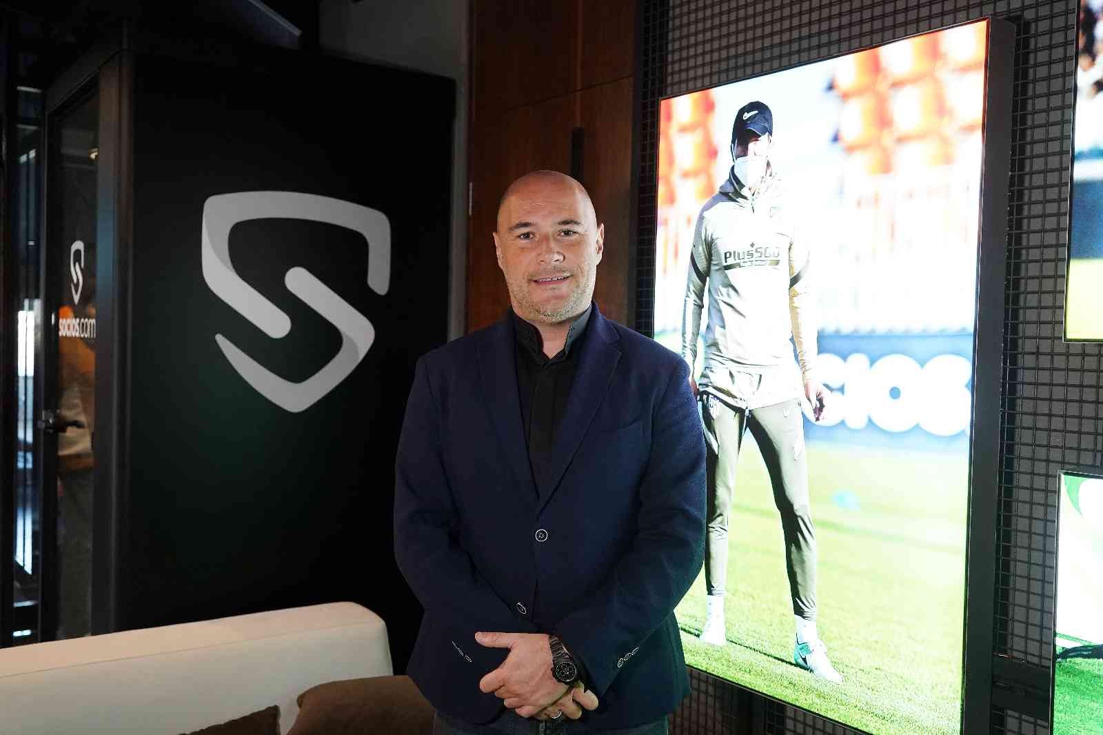 Socios.com’un kurucusu ve CEO’su Alex Dreyfus, futbola sağladıkları gelirlerden ve Messi’yle yaptıkları anlaşmanın içeriğinden bahsetti. Dreyfus ...