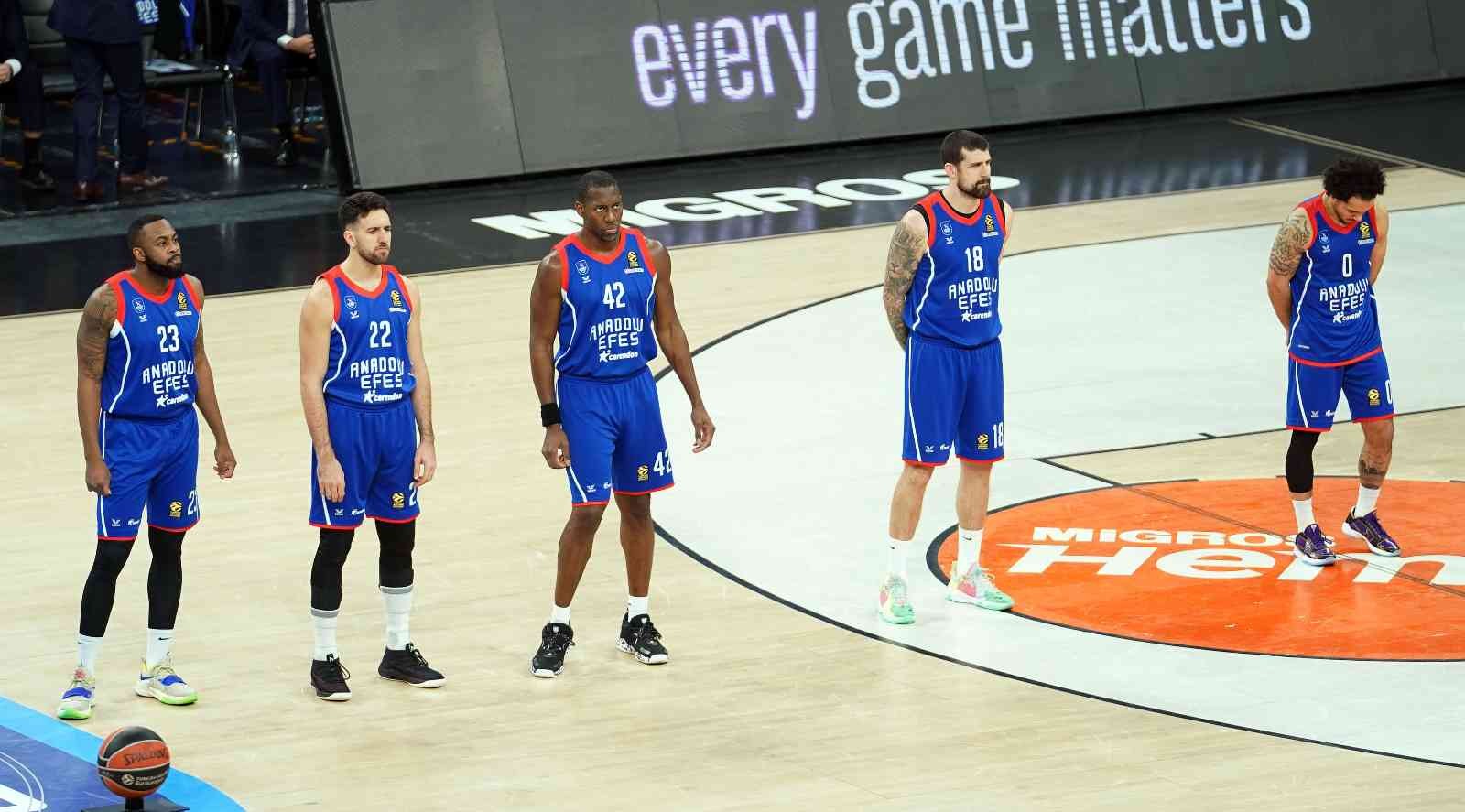 Anadolu Efes, THY Euroleague play-off turu ikinci maçında yarın deplasmanda İtalyan temsilcisi Olimpia Milano ile mücadele edecek. Seride Efes’in ...