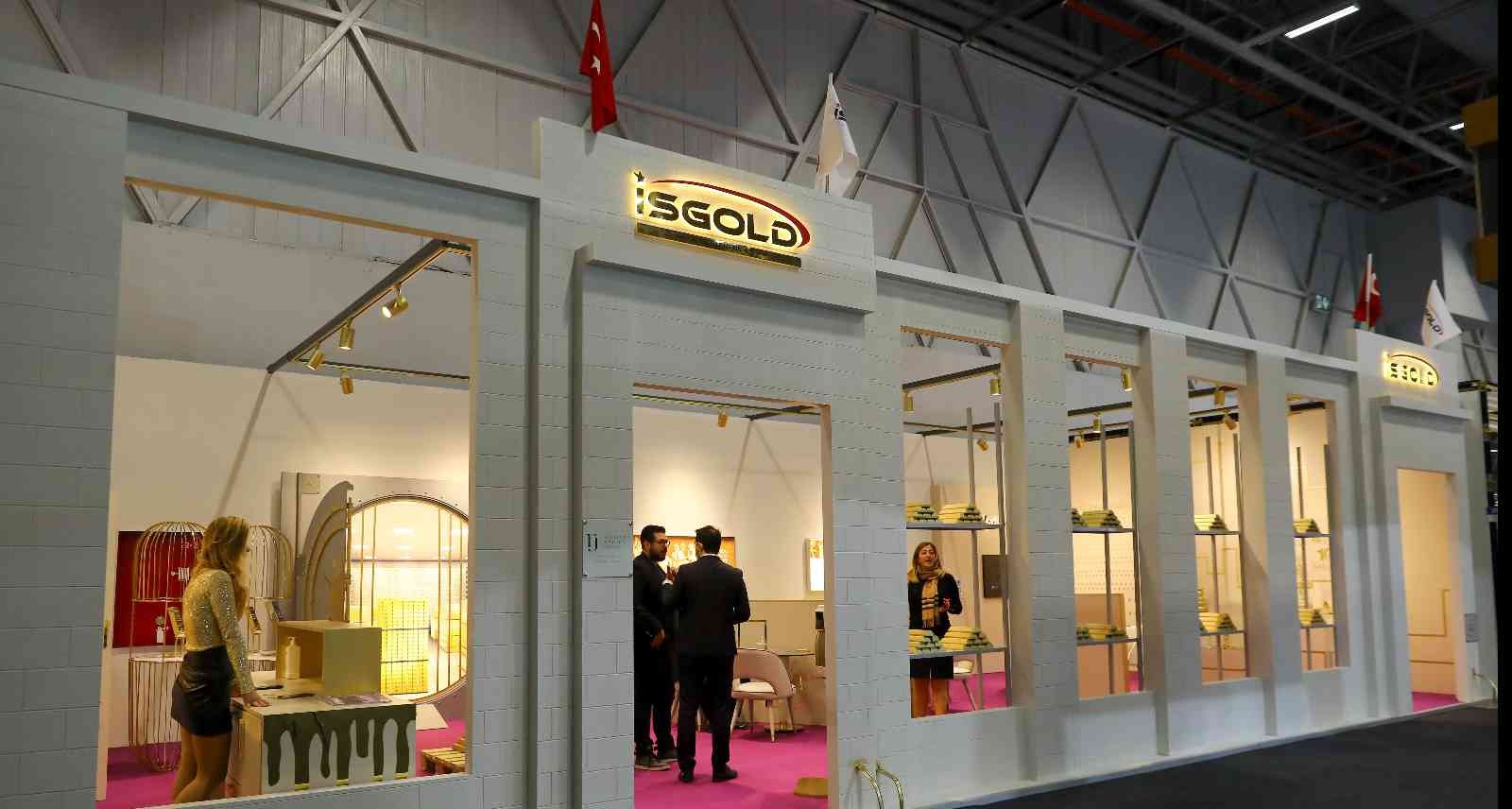 Altın Tasarruf Sistemi konusunda Anadolu’daki kuyumculardan yoğun talep geliyor. İstanbul Jewelry Show’a ilk kez katılan İSGOLD Altın Rafinerisi ...