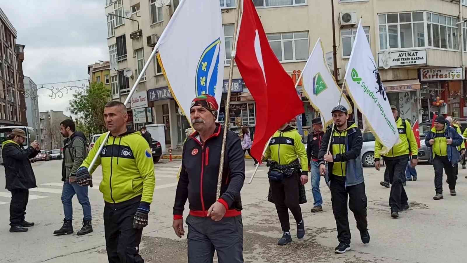 Bosna Hersek’ten, ‘Atalarımızın izinde Saraybosna-Çanakkale yürüyüşü’ çerçevesinde yola çıkan 21 gönüllü Keşan’a ulaştı. Çanakkale Savaşları’nda ...