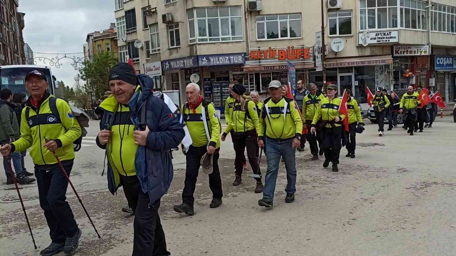 Bosna Hersek’ten, ‘Atalarımızın izinde Saraybosna-Çanakkale yürüyüşü’ çerçevesinde yola çıkan 21 gönüllü Keşan’a ulaştı. Çanakkale Savaşları’nda ...