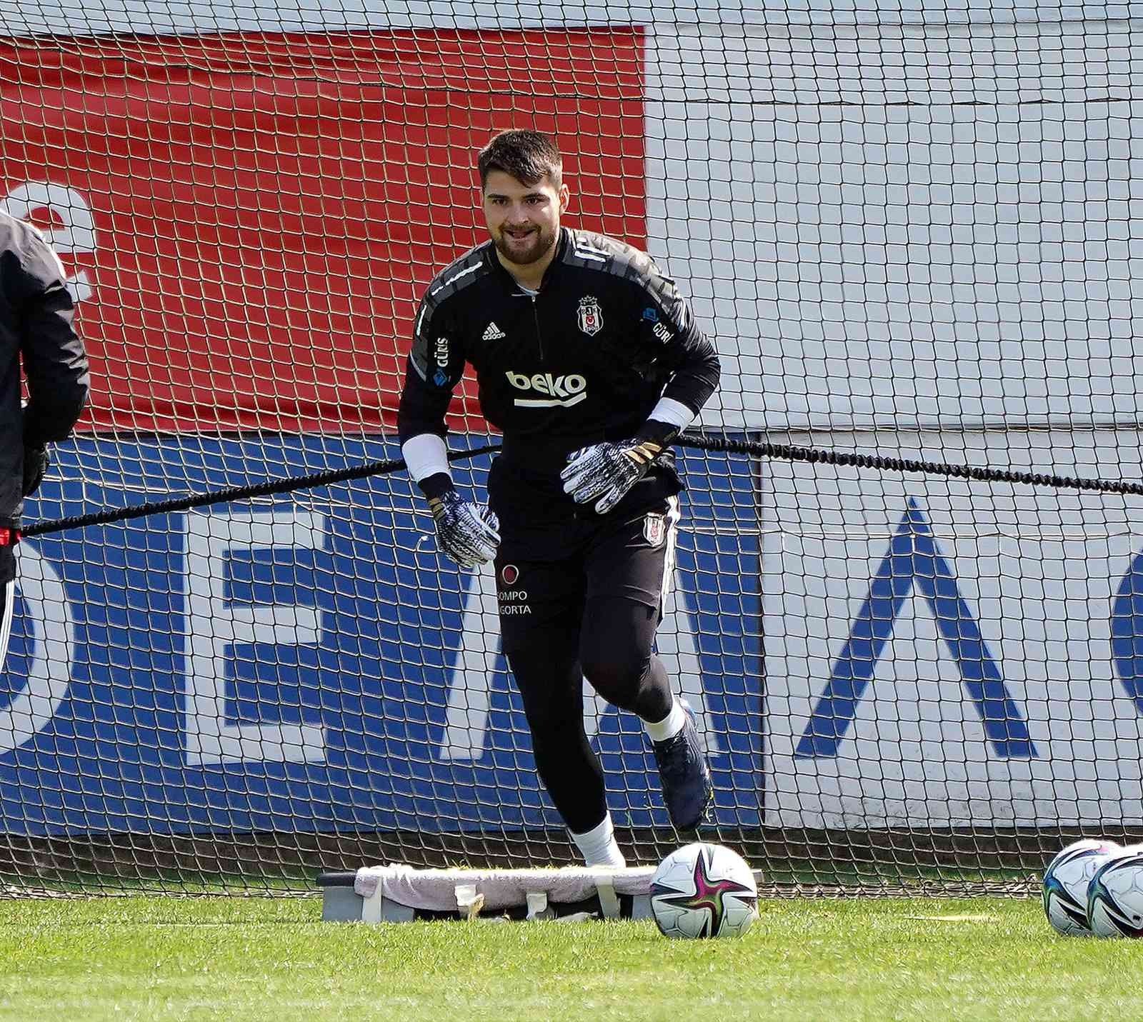 Spor Toto Süper Lig’in 33. haftasında GZT Giresunspor deplasmanına gidecek olan Beşiktaş, bu karşılaşmanın hazırlıklarına sabah yaptığı ...