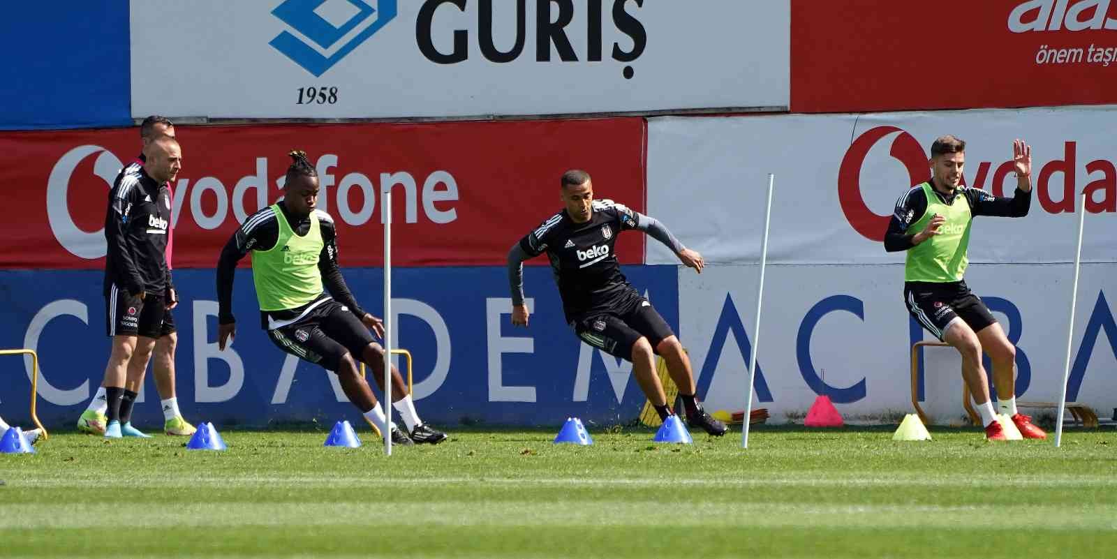 Spor Toto Süper Lig’in 33. haftasında GZT Giresunspor deplasmanına gidecek olan Beşiktaş, bu karşılaşmanın hazırlıklarına sabah yaptığı ...