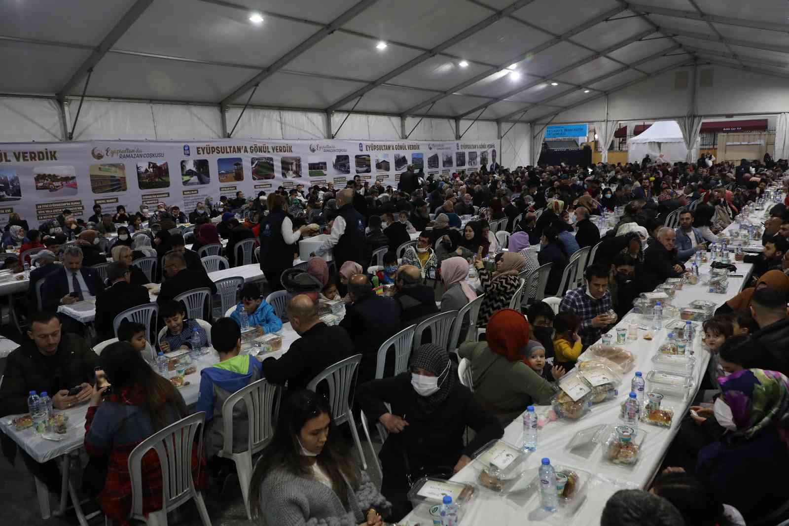 Eyüpsultan Belediyesi, Türkiye’nin dört bir yanından gelen misafirlerini en güzel şekilde ağırlamak için Reşadiye İmam Hatip Ortaokulu ...