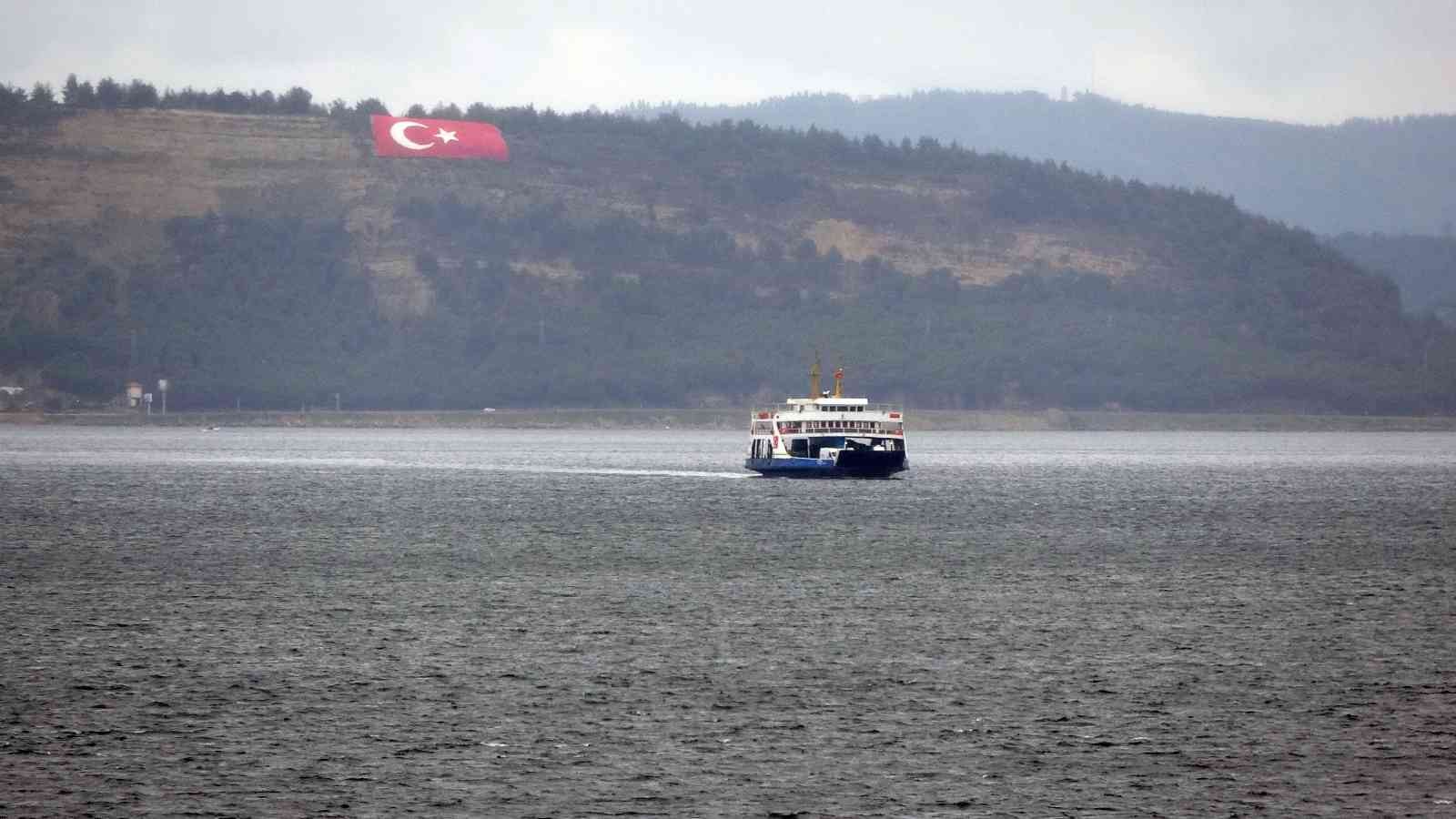 Çanakkale’de, Bozcaada’ya yapılması planlanan bazı feribot seferleri olumsuz hava şartları nedeniyle iptal edildi. Çanakkale Boğazı ve adalar ...