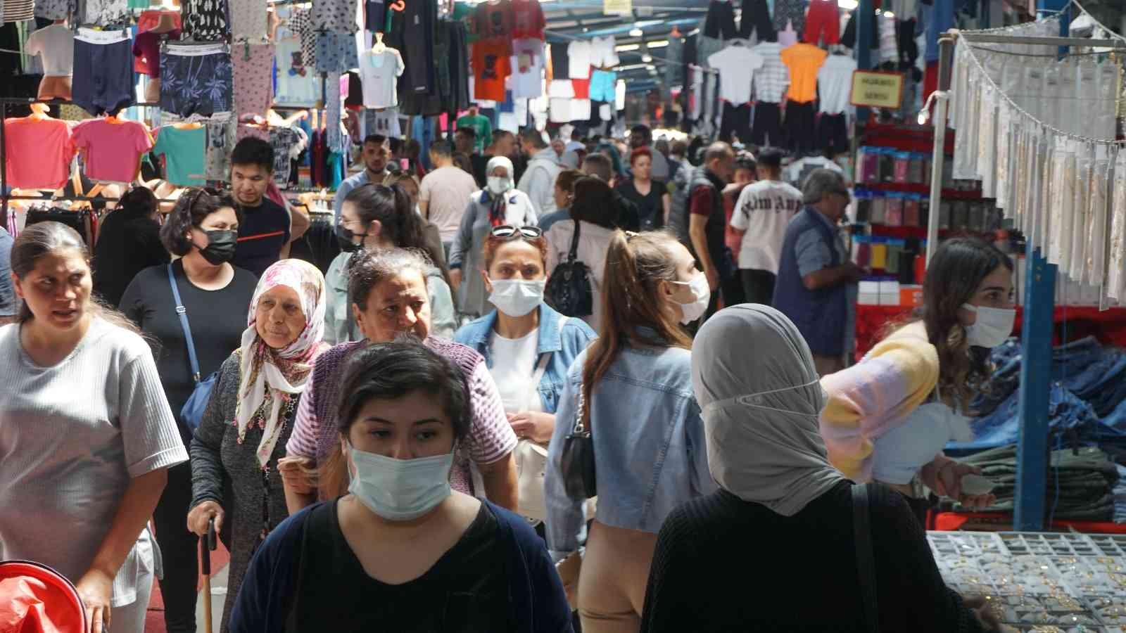 Ramazan Bayramı’na sayılı günler kala Edirne’deki çarşı ve pazarda alışveriş hareketliliği yaşandı. Sabahın erken saatlerinden itibaren Komşu ...