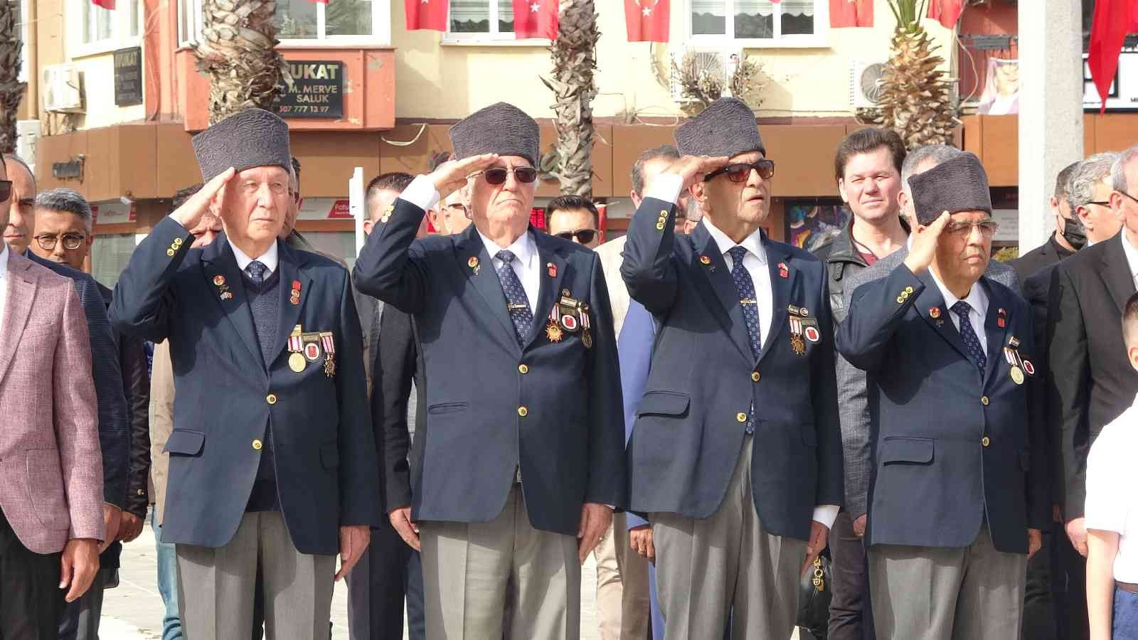 Çanakkale’de, 23 Nisan Ulusal Egemenlik ve Çocuk Bayramı dolayısıyla tören düzenledi. Çanakkale Cumhuriyet Meydanı’nda bugün saat 19.15’te tören ...