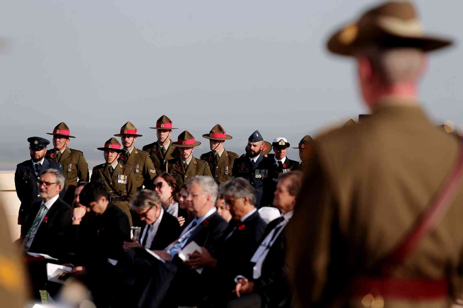 Çanakkale Kara Savaşları’nın 107. yılı dolayısıyla Gelibolu Yarımadası’ndaki Cape Helles İngiliz Anıtı’nda tören düzenlendi. Birleşik Krallık ...