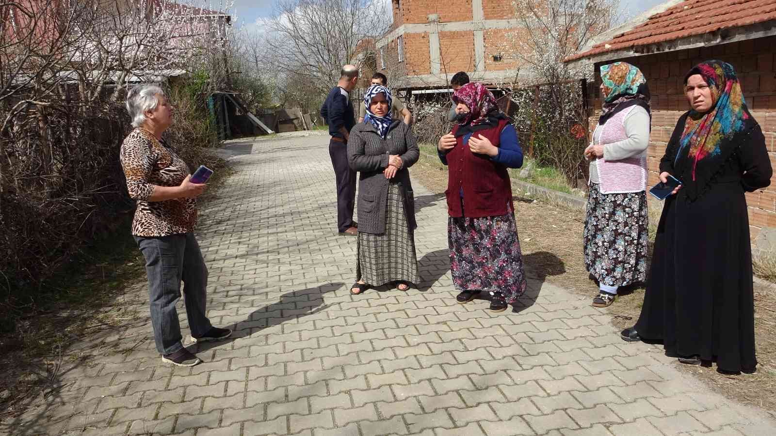 Tekirdağ’ın Çorlu ilçesinde yapılacak olan yol çalışması nedeniyle evlerinin yıkılacağını kaydeden vatandaşlar Cumhuriyet Halk Partili (CHP ...