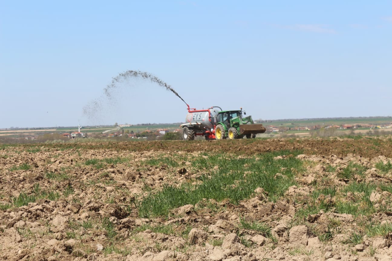 Kırklareli’nde ‘Çiftlik Atıklarının Bertarafı’ projesi ile toplanan organik atıklar, tarlalarda gübre olarak kullanıldı. Ekolojik dönüşümün ...