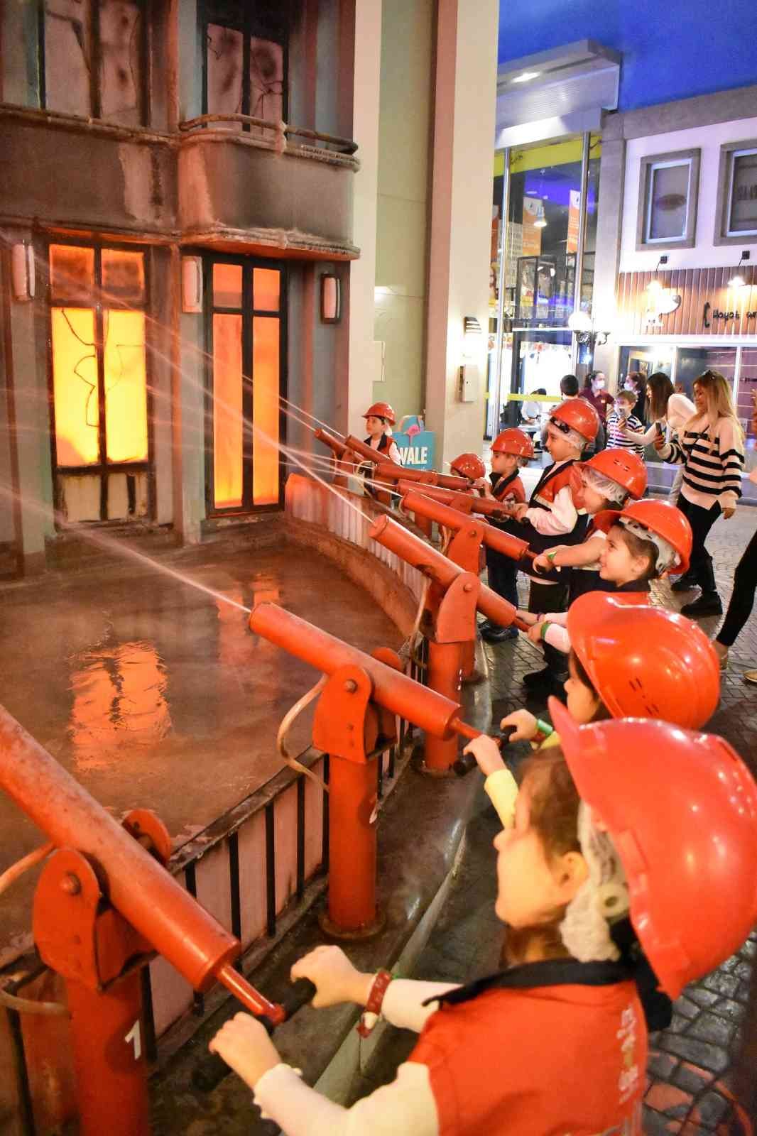 Çocuklar ülkesi KidZania Ramazan Bayramı’na özel program hazırladı. KidZania İstanbul’da 1-14 yaş arasındaki çocuklar; sorumluluk bilinci, takım ...