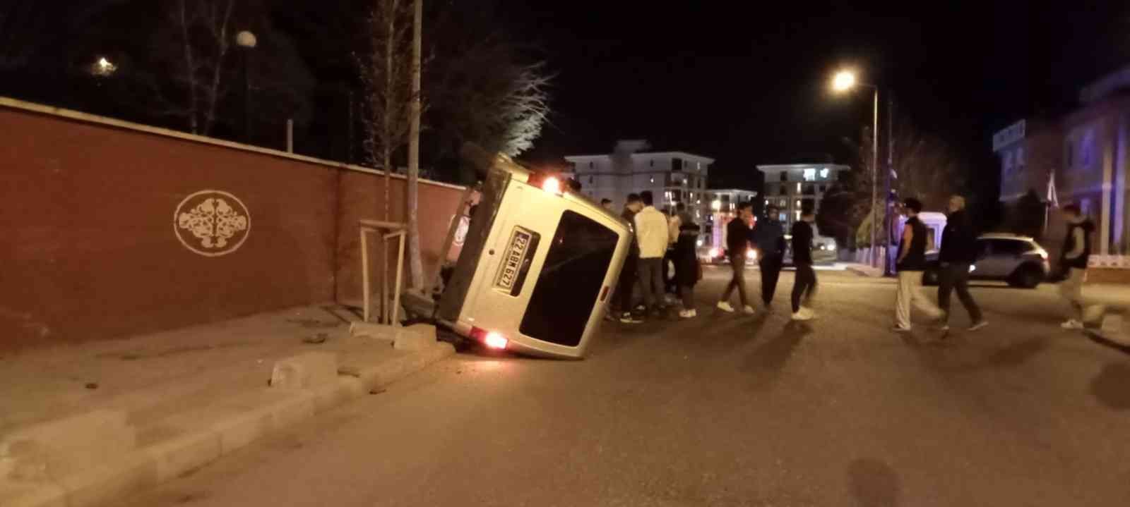 Tekirdağ’ın Çorlu ilçesinde iki aracın çarpışması sonucu meydana gelen kazada 1 kişi hafif yaralandı. Kaza, Hürriyet Mahallesi Balık Sokak’ta ...