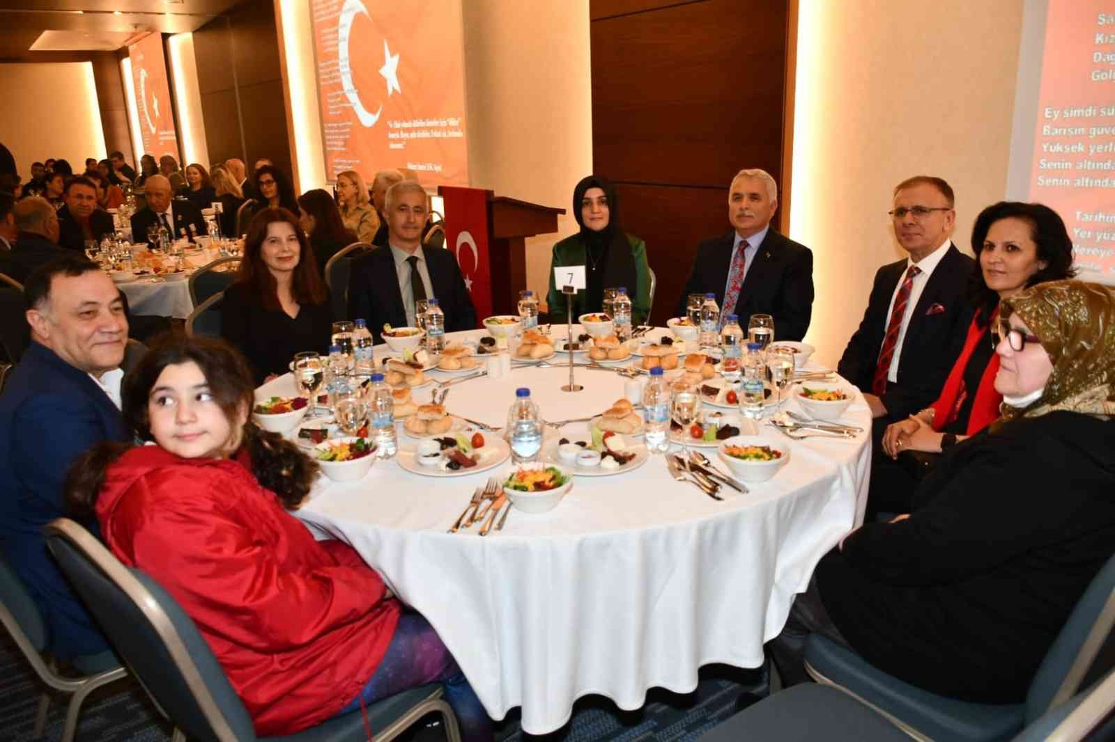 Tekirdağ’ın Çorlu ilçesinde kaymakamlık tarafından, ilçede ikamet eden şehit aileleri ve gaziler onuruna iftar yemeği düzenlendi. Çorlu ...