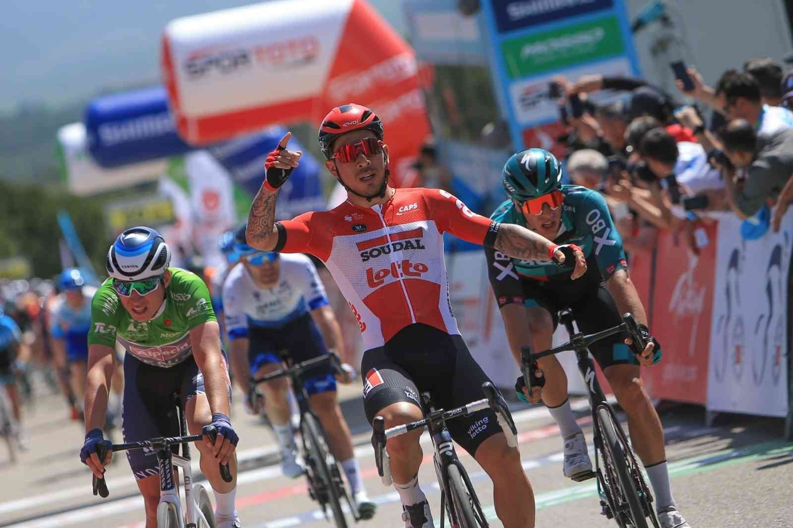 57. Cumhurbaşkanlığı Türkiye Bisiklet Turu’nun (Tour Of Türkiye) altıncı gününde 204.6 kilometrelik Edremit-Eceabat etabını Lotto Soudal Takımı ...