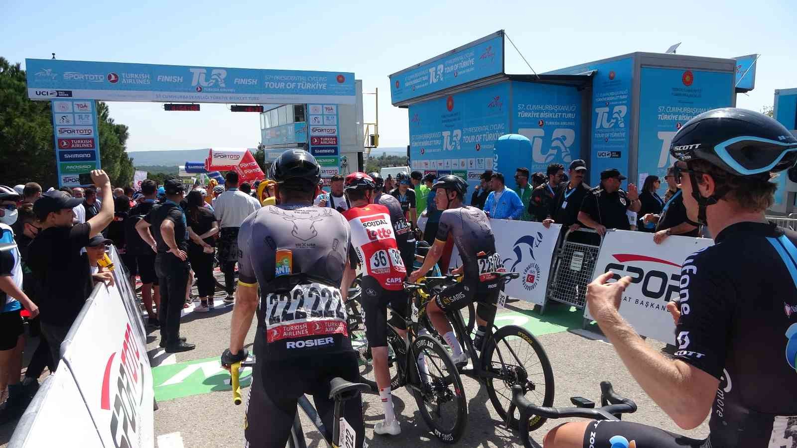 57. Cumhurbaşkanlığı Türkiye Bisiklet Turu’nun (Tour Of Türkiye) altıncı gününde 204.6 kilometrelik Edremit-Eceabat etabını Lotto Soudal Takımı ...