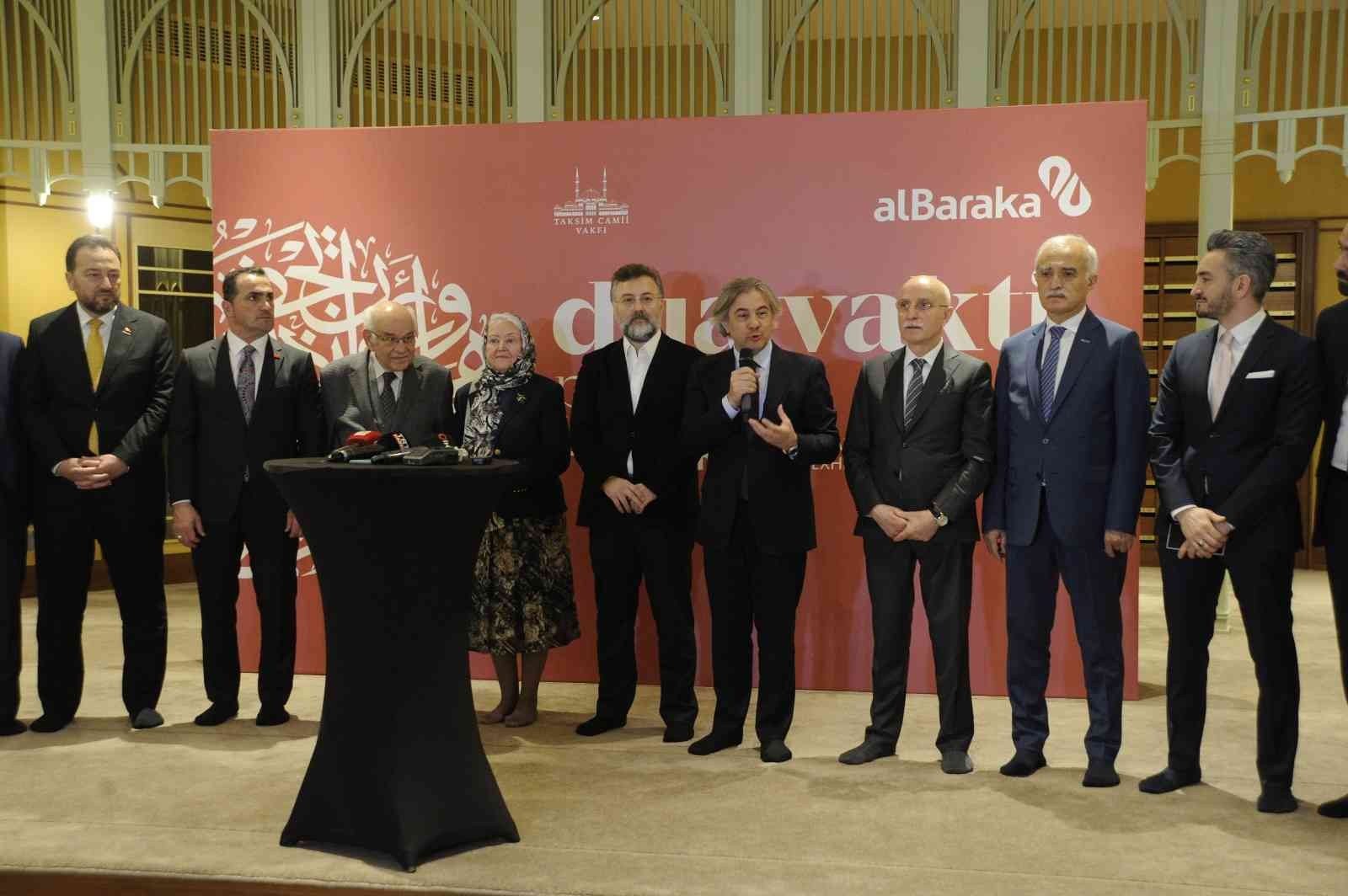 ‘Dua’ temalı hat sanatı eserleri Taksim Camii Sergi Salonu’nda sanatseverlerin beğenisine sunuldu. Albaraka Türk Uluslararası Hat Yarışması’nın ...