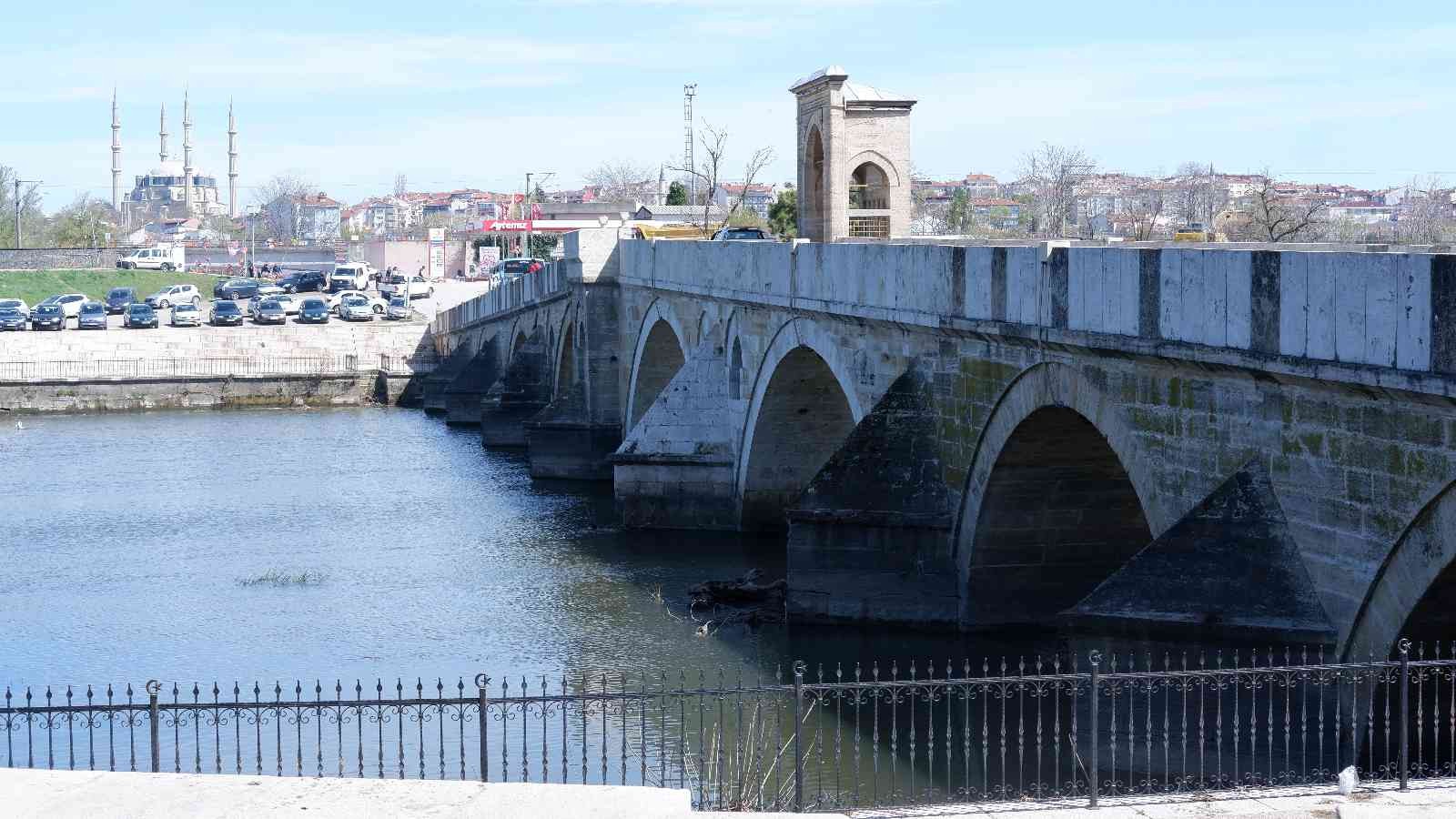 Edirne ve Bulgaristan’da yağışların az olması nedeniyle Tunca Nehri’nde son 5 yılın en kurak Nisan ayı yaşanıyor. Son ölçülen veriler ise endişe ...